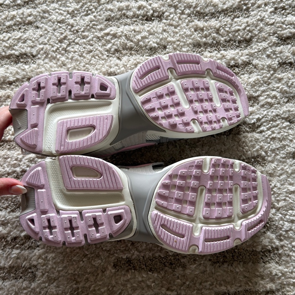 NWOB Nike Women's V2K Run Sneakers - Picture 4 of 4